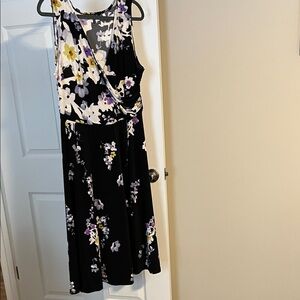 Floral Sleeveless Midi Dress in Black and White